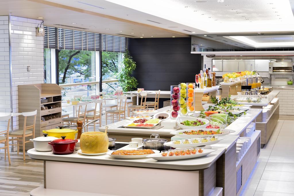 Hotel Nikko Fukuoka Fukuoka  Bagian luar foto A buffet in Japan