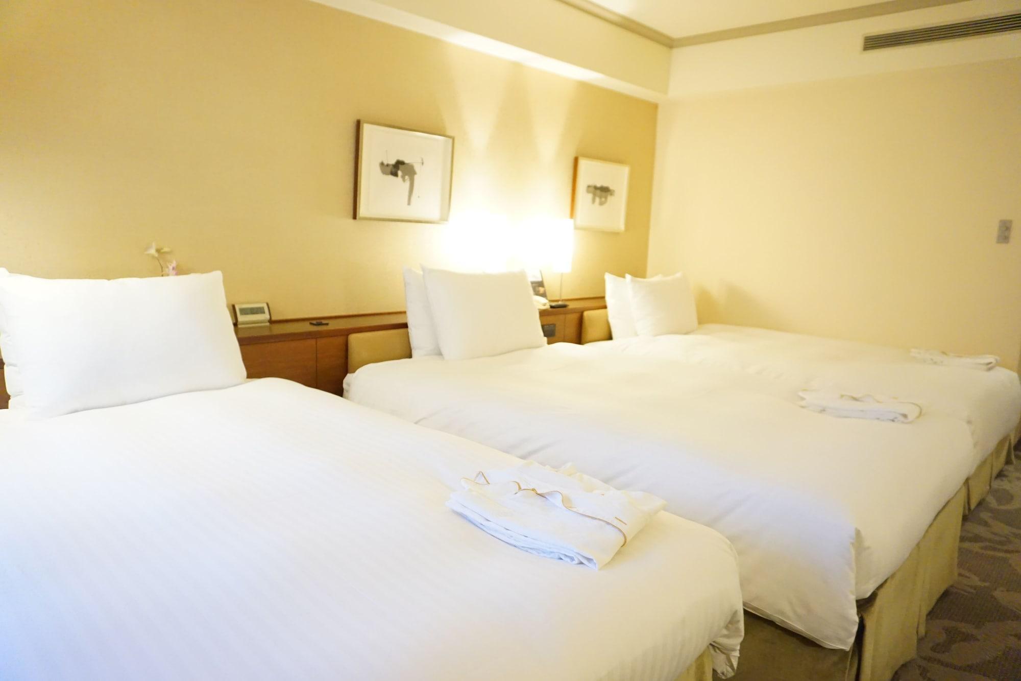 Hotel Nikko Fukuoka Fukuoka  Bagian luar foto A room at the hotel