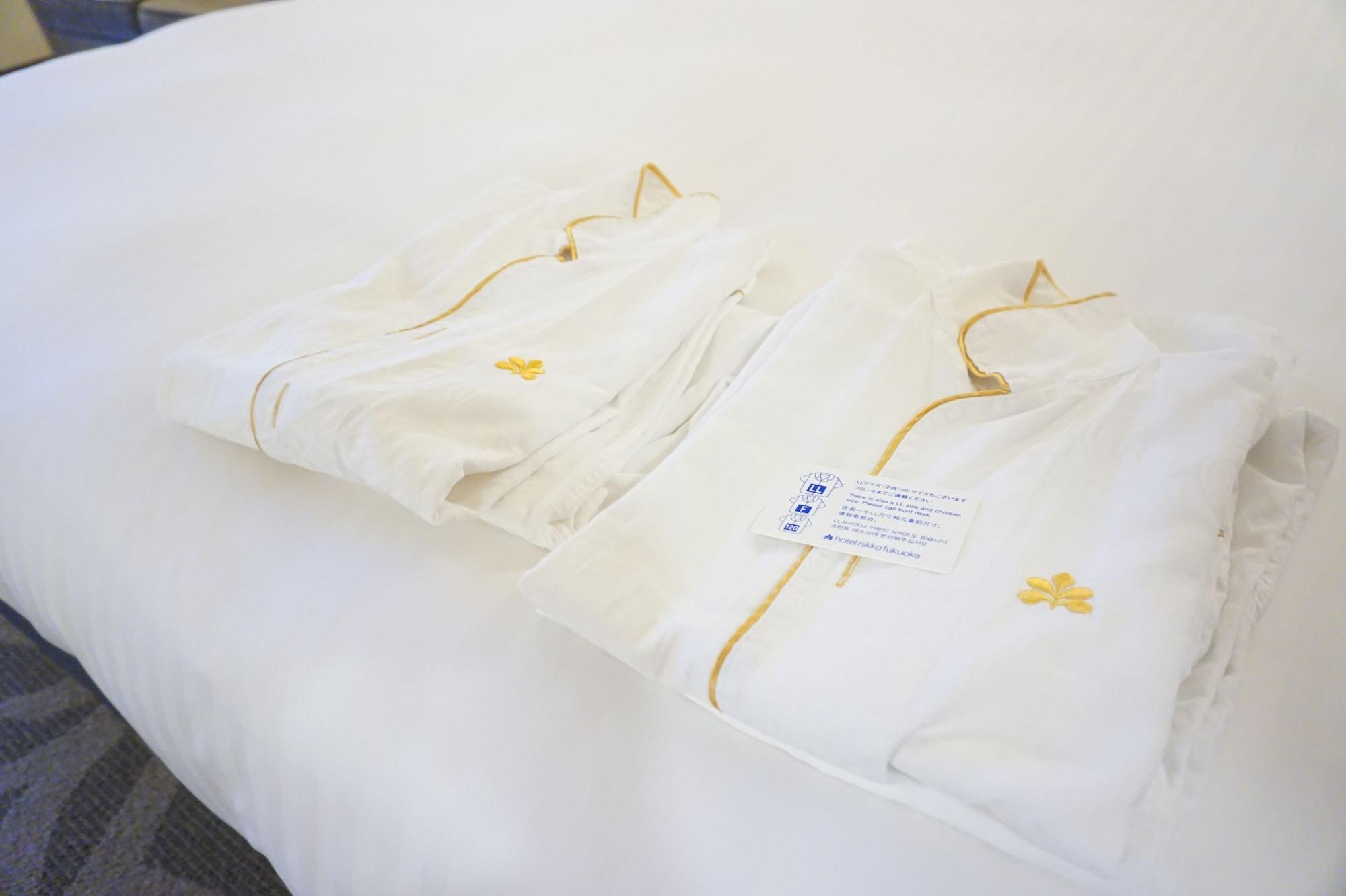 Hotel Nikko Fukuoka Fukuoka  Bagian luar foto A cleanroom smock